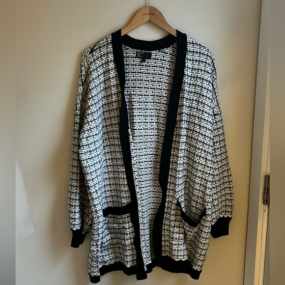 Black and white cardigan - Picture 3 of 8